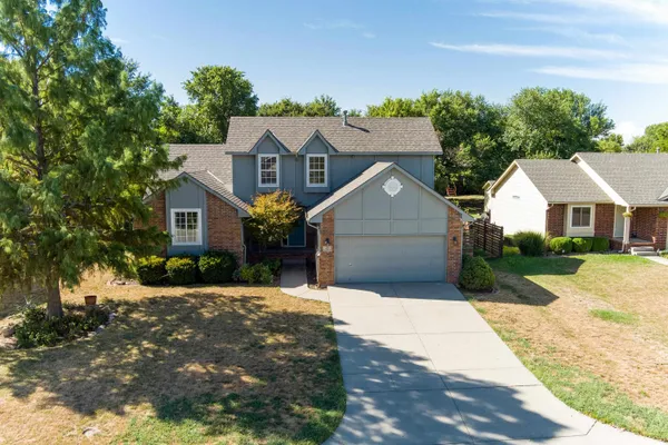 $325,000 | 405 East Lakecrest Drive, Andover, KS 67002