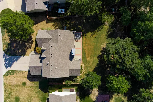 $325,000 | 405 East Lakecrest Drive, Andover, KS 67002