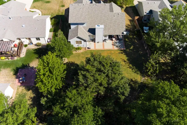 $325,000 | 405 East Lakecrest Drive, Andover, KS 67002