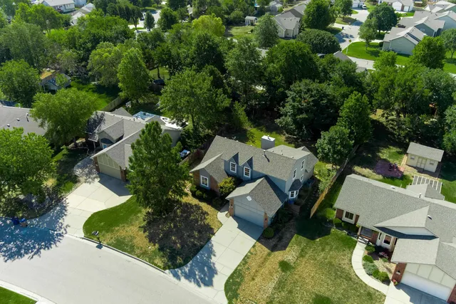 $325,000 | 405 East Lakecrest Drive, Andover, KS 67002