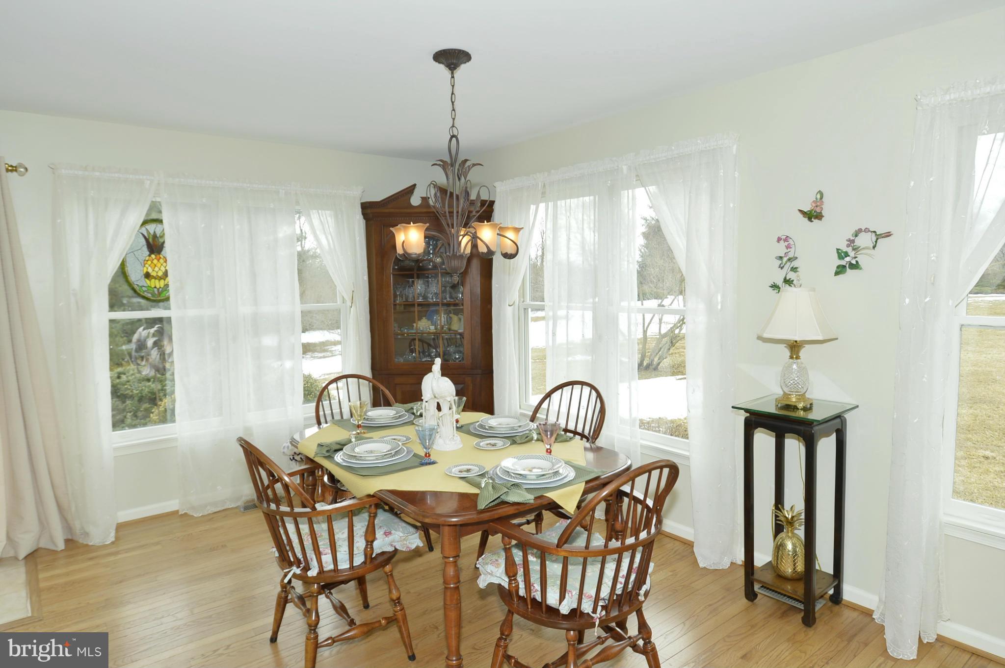 39805 The Narrows Road Waterford, VA 20197 - Photo 5 of 15 Dining Room