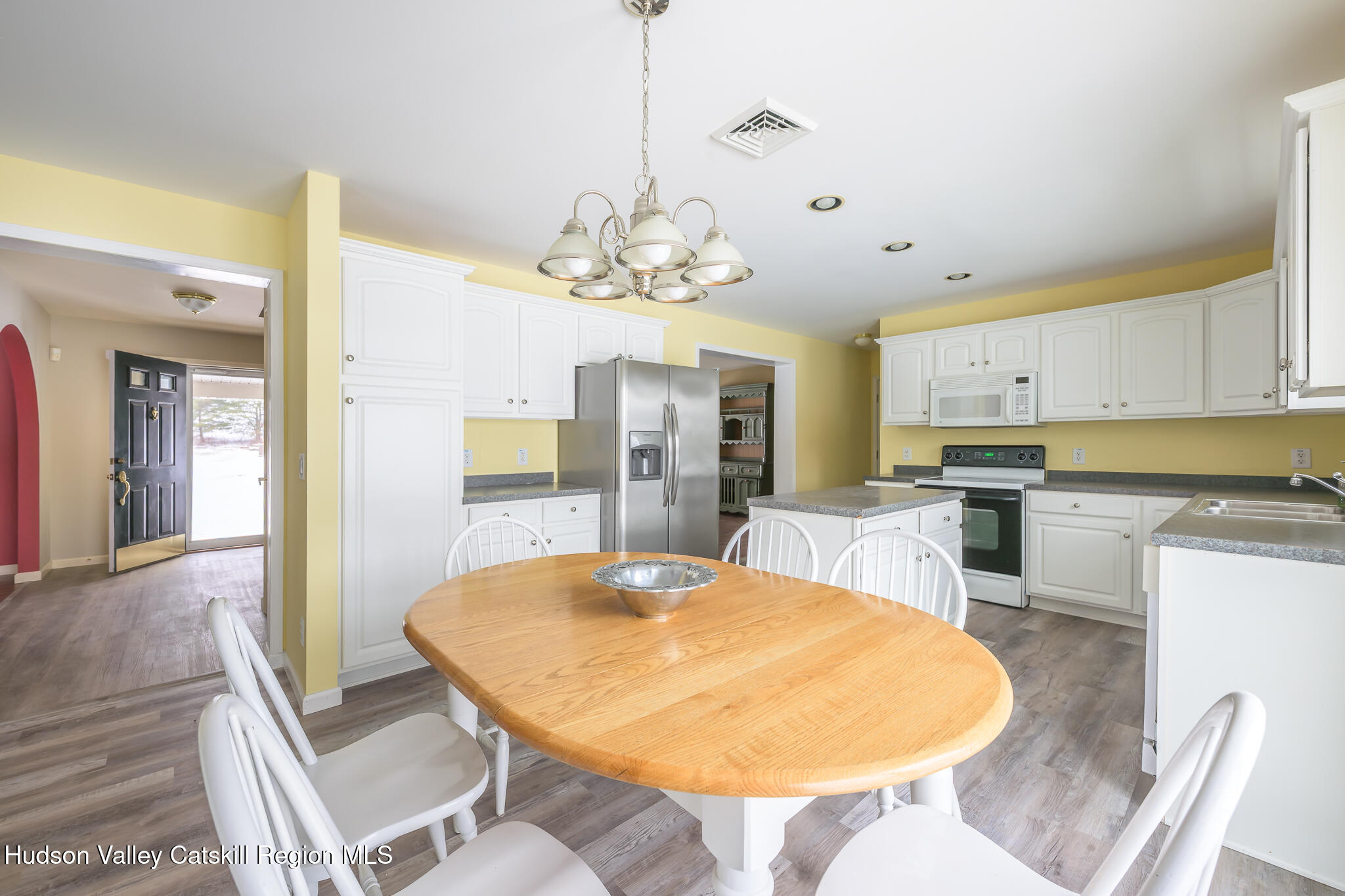 311 Middle Road Hudson, NY 12534 - Photo 16 of 38 Screen - 311 Middle Rd Hudson NY 12534-9