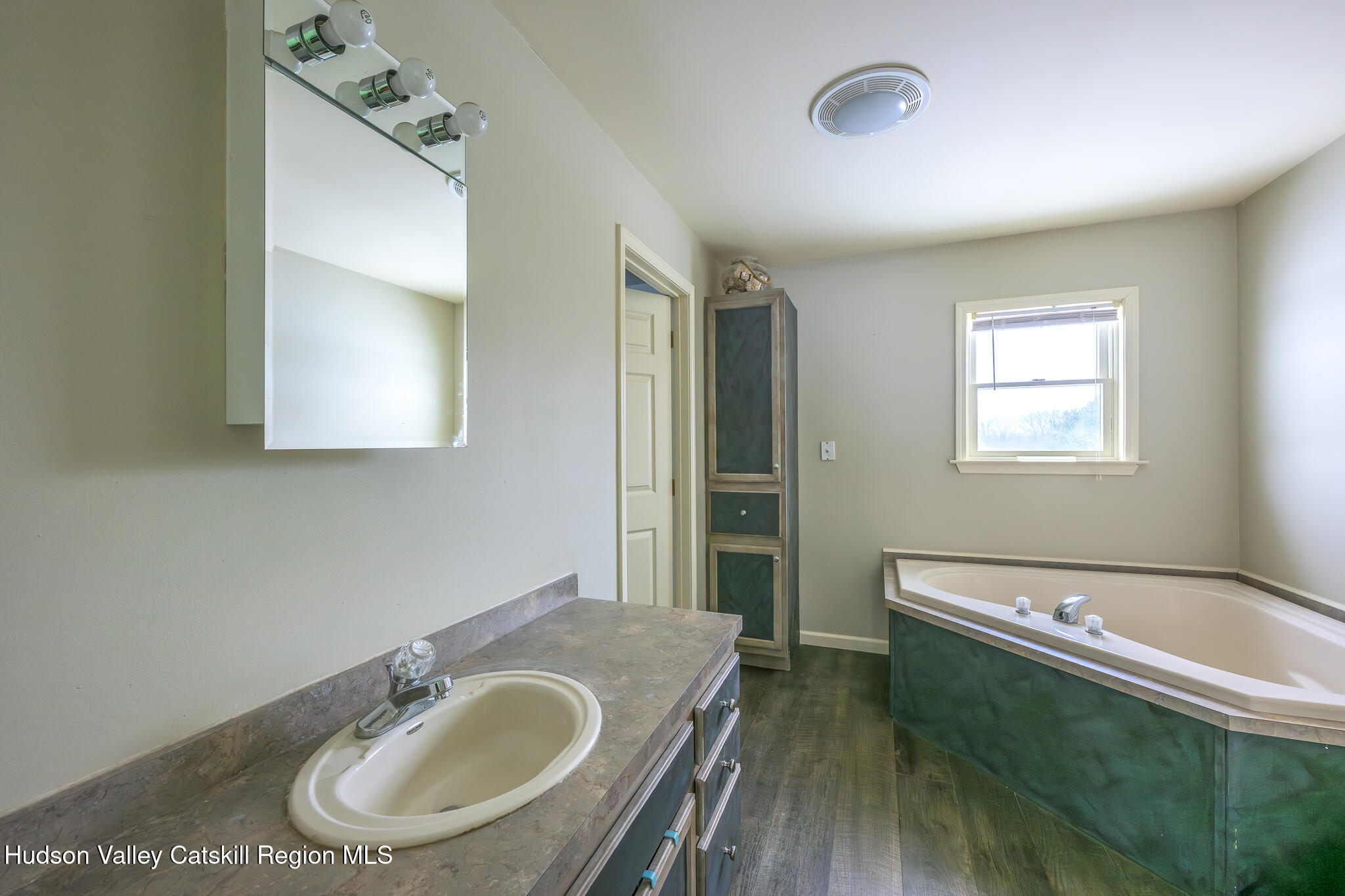 311 Middle Road Hudson, NY 12534 - Photo 27 of 38 Screen - 311 Middle Rd Hudson NY 12534-9