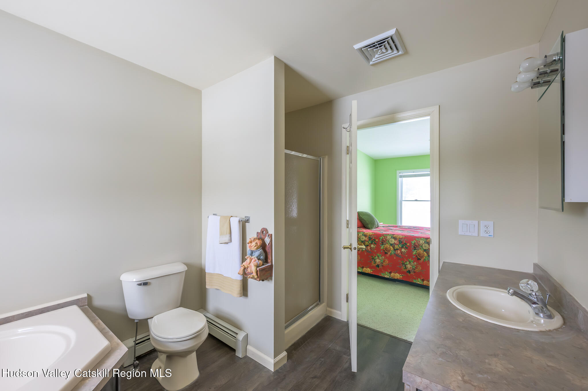 311 Middle Road Hudson, NY 12534 - Photo 28 of 38 Screen - 311 Middle Rd Hudson NY 12534-9