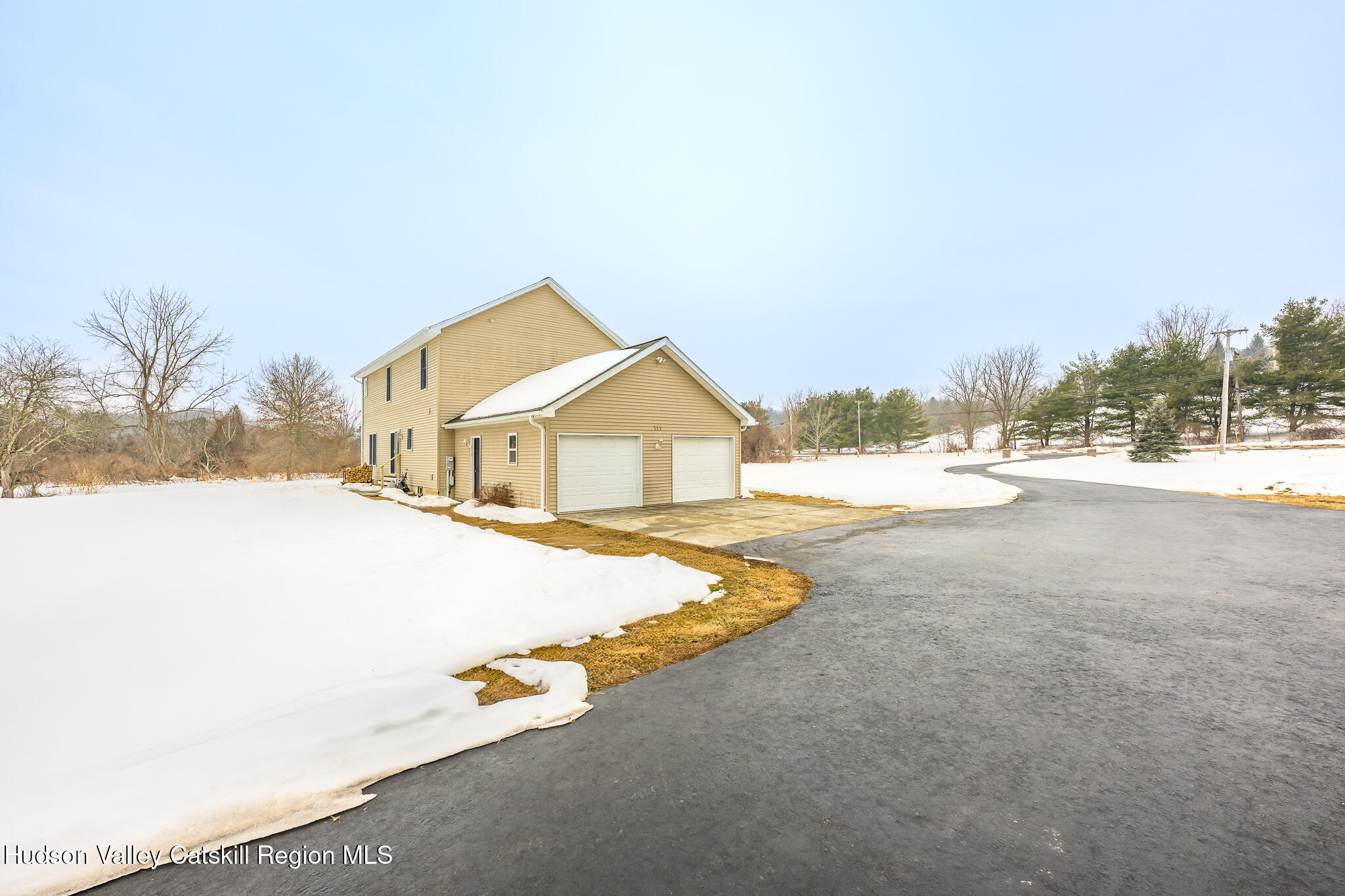 311 Middle Road Hudson, NY 12534 - Photo 4 of 38 Screen - 311 Middle Rd Hudson NY 12534-9