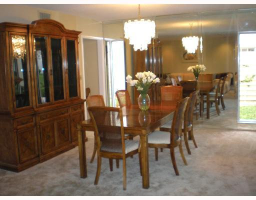 6133 Old Court Road, Unit 131 Boca Raton, FL 33433 - Photo 6 of 16 Dining Room
