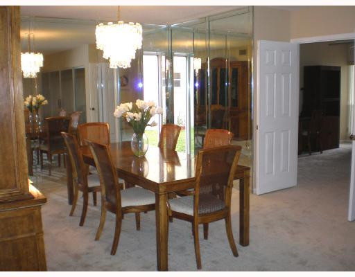 6133 Old Court Road, Unit 131 Boca Raton, FL 33433 - Photo 7 of 16 Dining Room