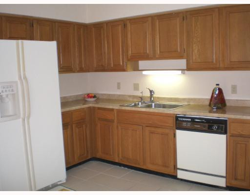 6133 Old Court Road, Unit 131 Boca Raton, FL 33433 - Photo 8 of 16 Kitchen