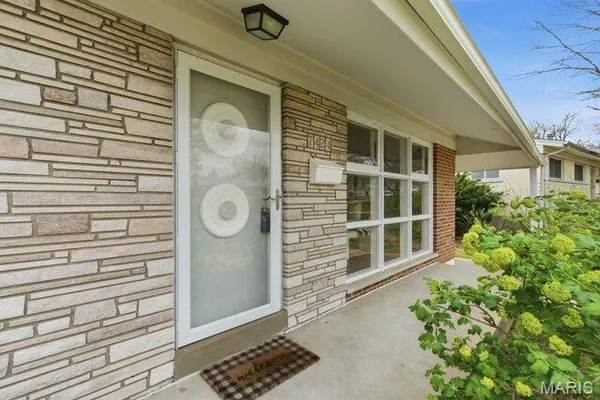 $250,000 | 7424 Saleen Court, St. Louis, MO 63130