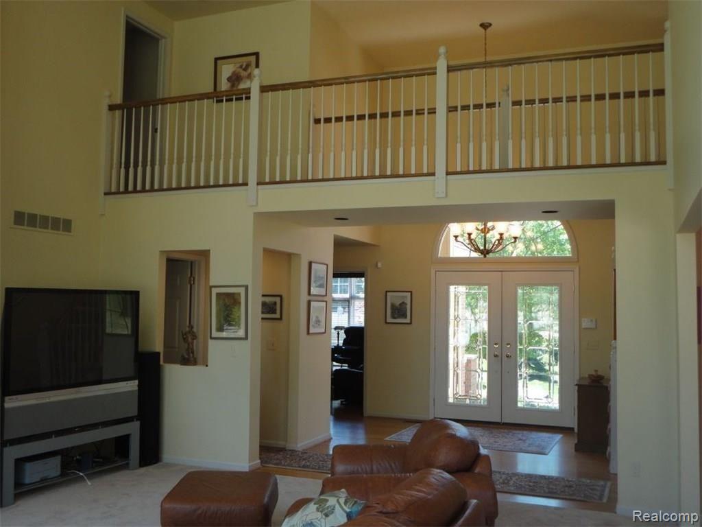 652 Cherry Tree Lane Rochester Hills, MI 48306 - Photo 8 of 42