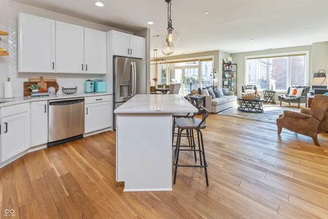 $825,000 | 333 Massachusetts Avenue, Unit 306, Indianapolis, IN 46204