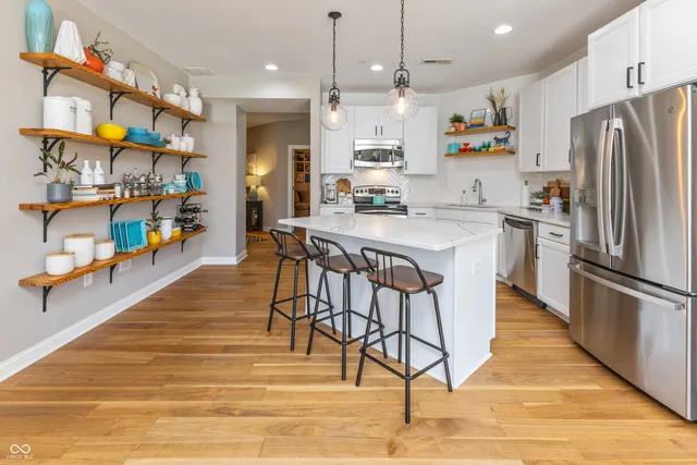 $825,000 | 333 Massachusetts Avenue, Unit 306, Indianapolis, IN 46204