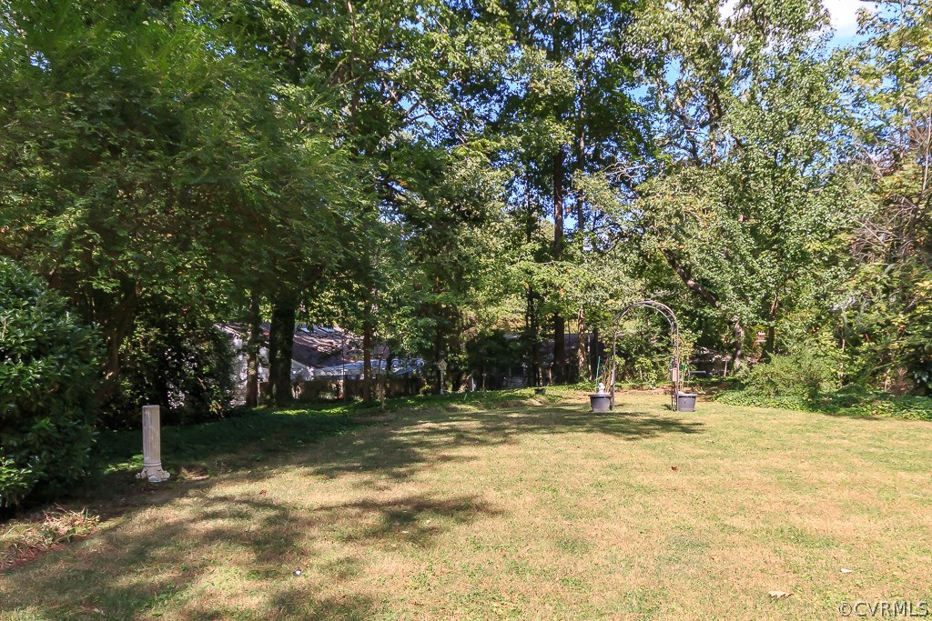 8512 Julian Road Henrico, VA 23229 - Photo 23 of 24 Large backyard