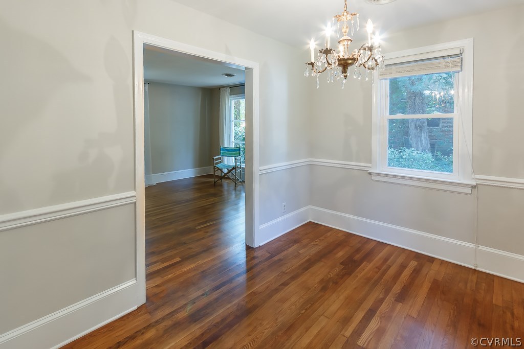 8512 Julian Road Henrico, VA 23229 - Photo 8 of 24 Dining room off the kitchen and family room with h
