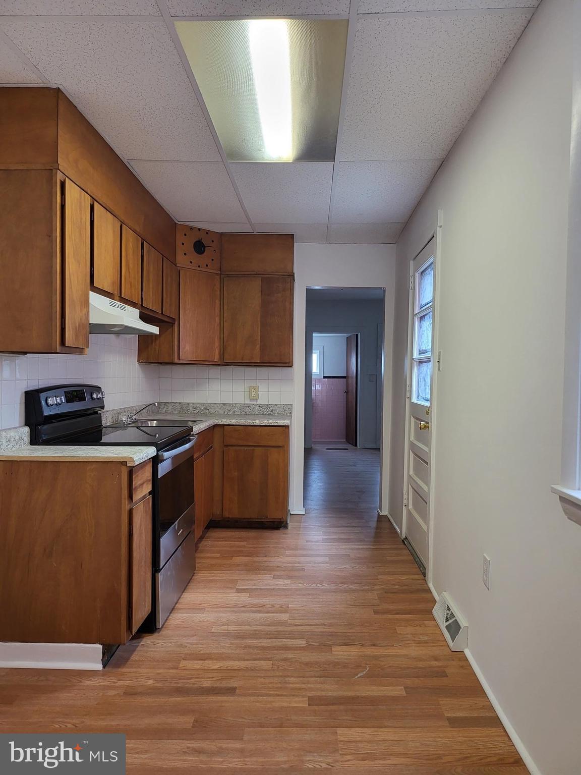 941 Perry Street Reading, PA 19604 - Photo 6 of 28 Gallery Image 6