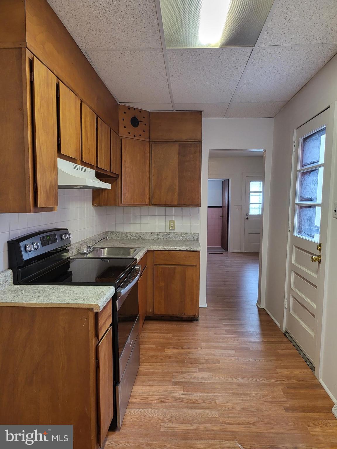 941 Perry Street Reading, PA 19604 - Photo 7 of 28 Gallery Image 7
