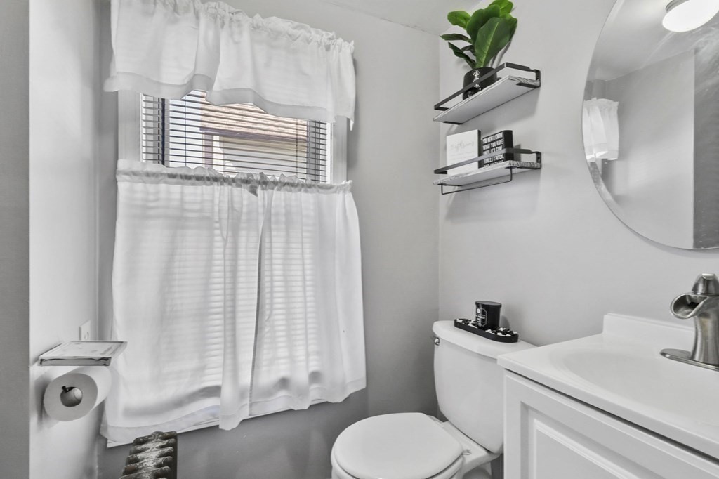 71 Russell Street West Springfield, MA 01089 - Photo 13 of 25 Gallery Image 13