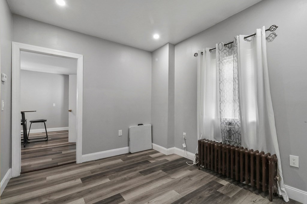 71 Russell Street West Springfield, MA 01089 - Photo 14 of 25 Gallery Image 14
