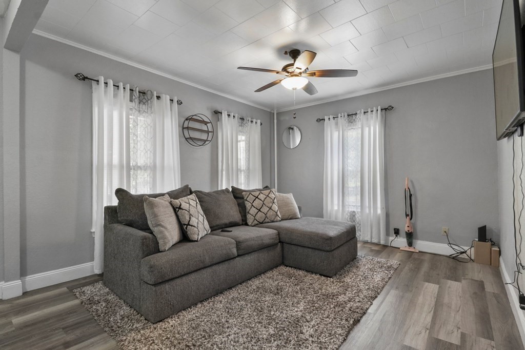 71 Russell Street West Springfield, MA 01089 - Photo 17 of 25 Gallery Image 17
