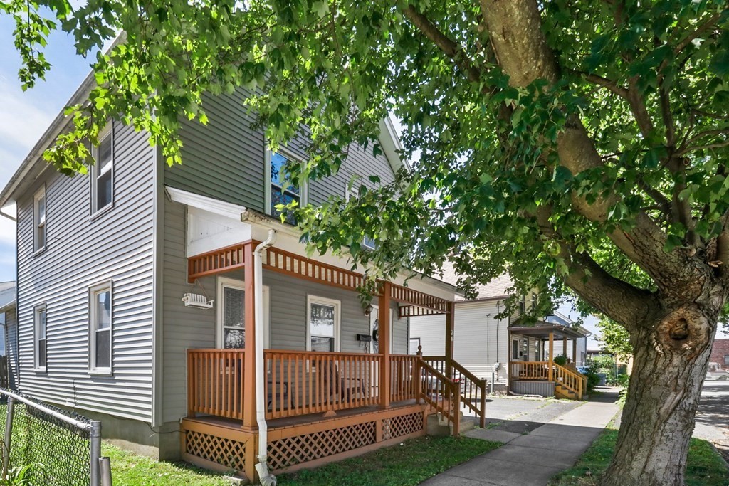 71 Russell Street West Springfield, MA 01089 - Photo 2 of 25 Gallery Image 2