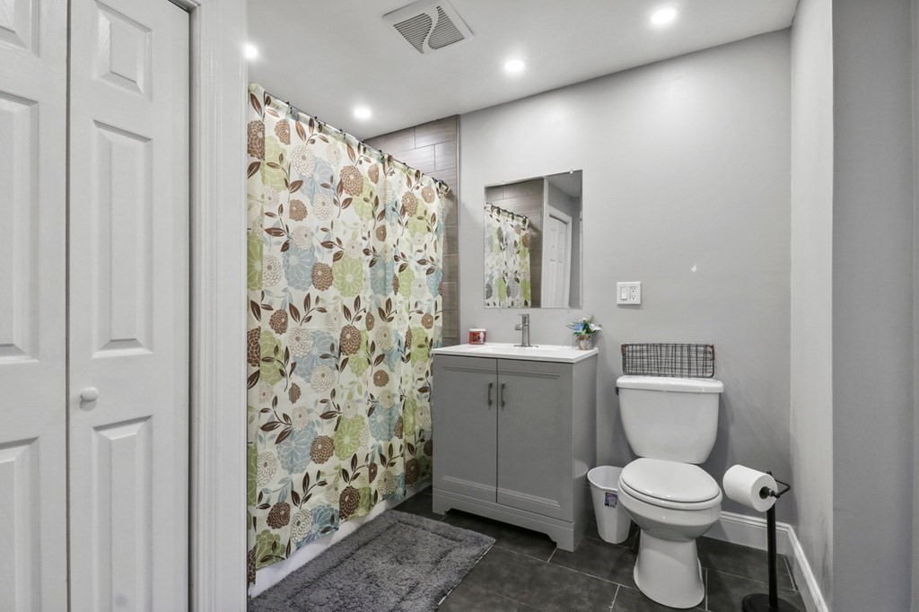 71 Russell Street West Springfield, MA 01089 - Photo 21 of 25 Gallery Image 21