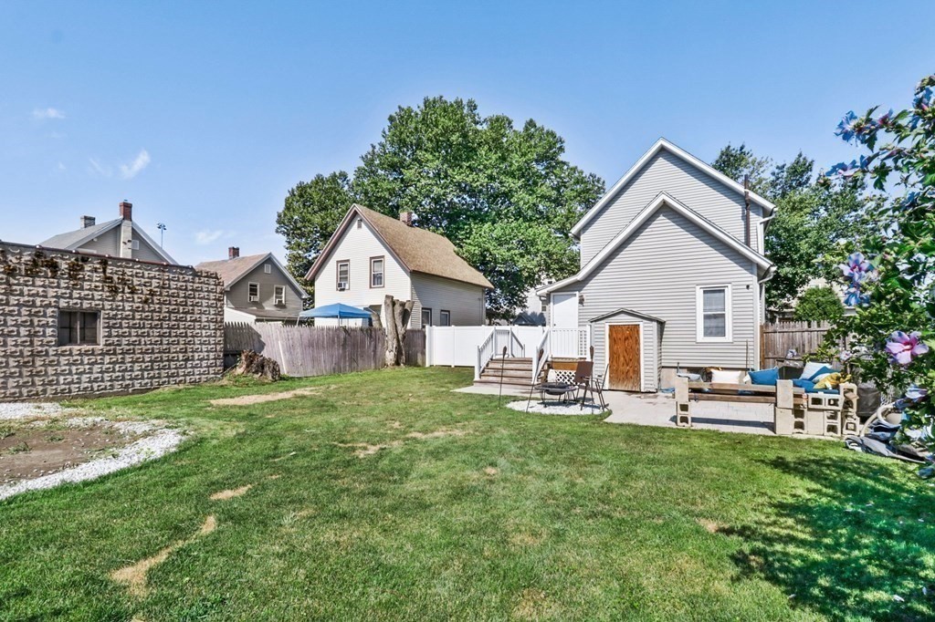 71 Russell Street West Springfield, MA 01089 - Photo 6 of 25 Gallery Image 6