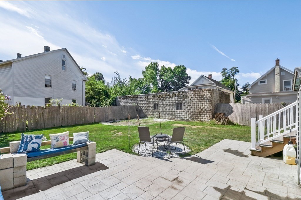 71 Russell Street West Springfield, MA 01089 - Photo 8 of 25 Gallery Image 8
