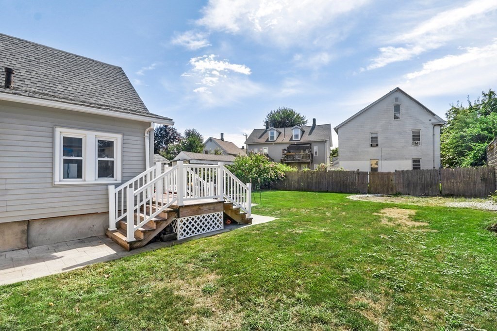 71 Russell Street West Springfield, MA 01089 - Photo 9 of 25 Gallery Image 9