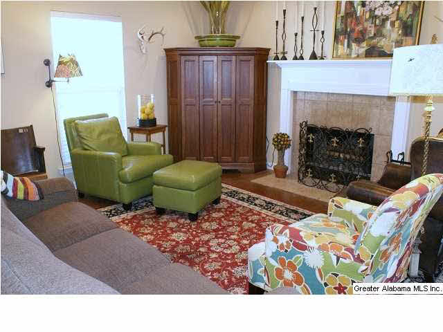 293 Nottingham Drive Calera, AL 35040 - Photo 3 of 30