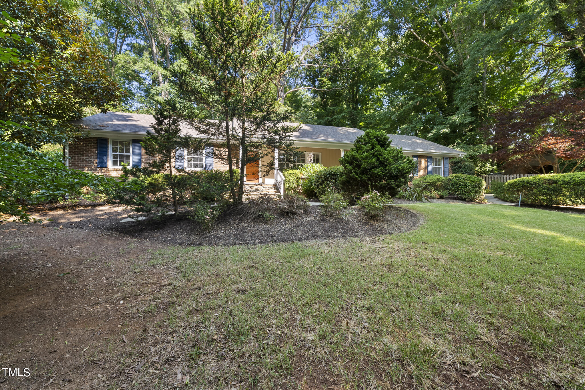 1705 Medfield Road Raleigh, NC 27607 - Photo 3 of 39 DSC02290