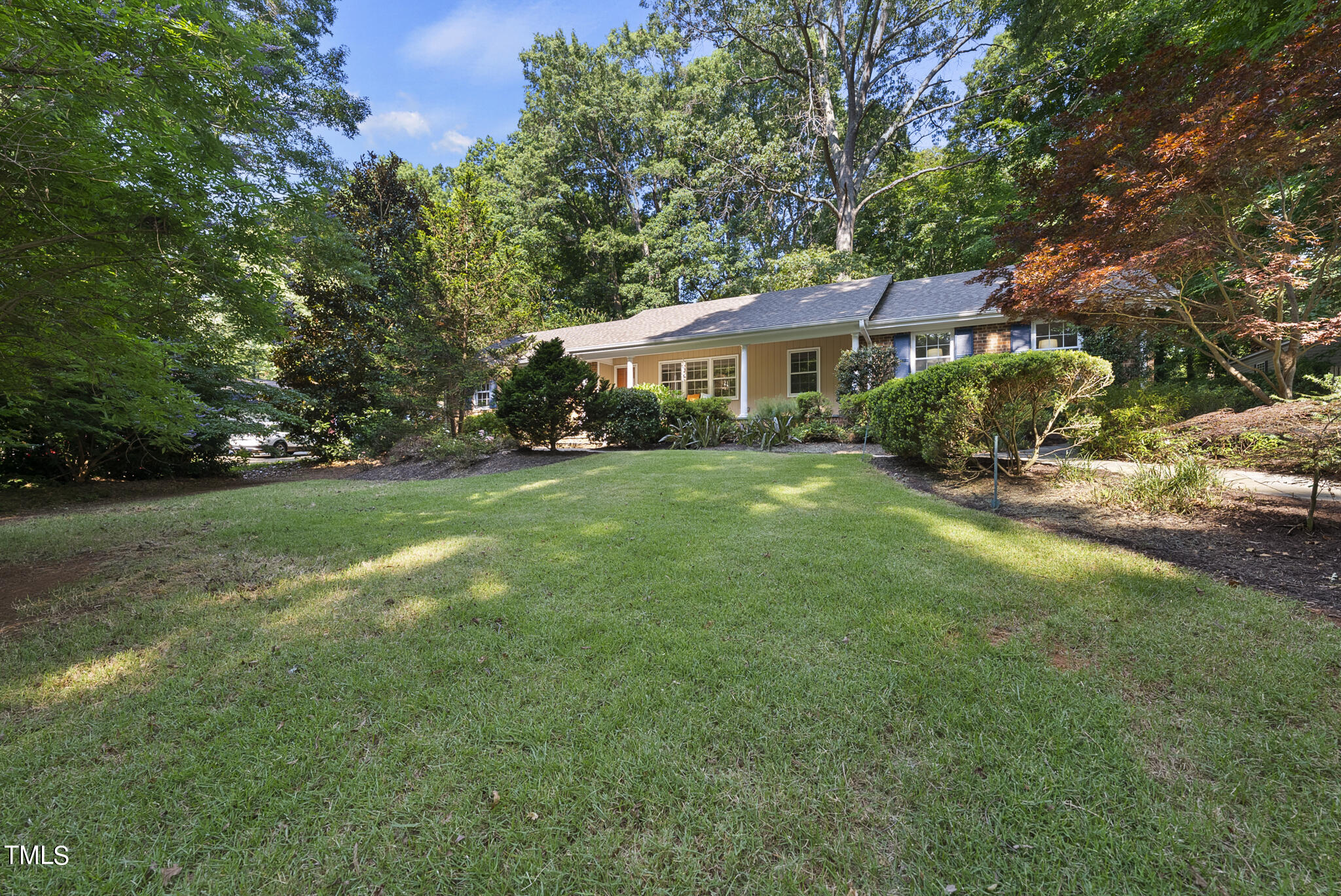 1705 Medfield Road Raleigh, NC 27607 - Photo 4 of 39 DSC02287
