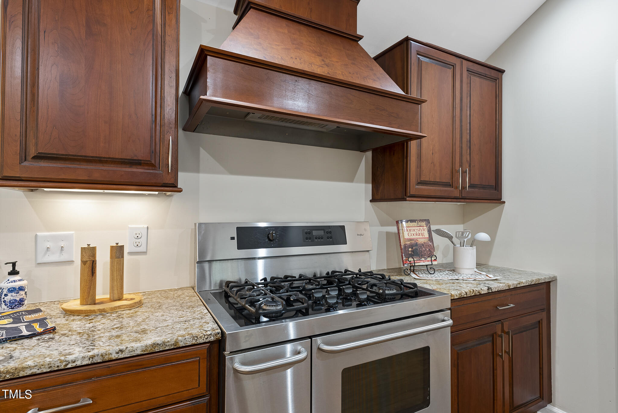 1705 Medfield Road Raleigh, NC 27607 - Photo 9 of 39 DSC02362