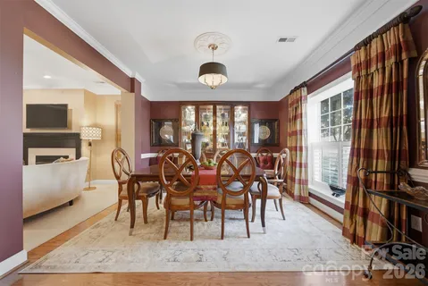 $499,900 | 4410 1st St Drive Northwest, Hickory, NC 28601