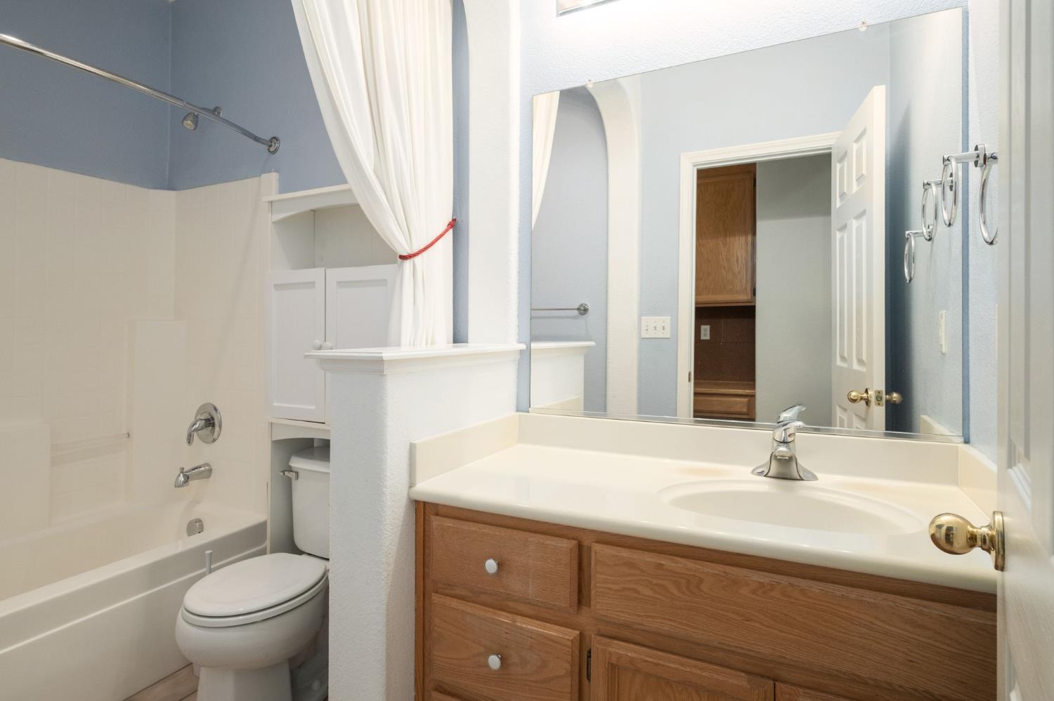 1068 San Ramon Avenue Madera, CA 93637 - Photo 18 of 26 Gallery Image 18