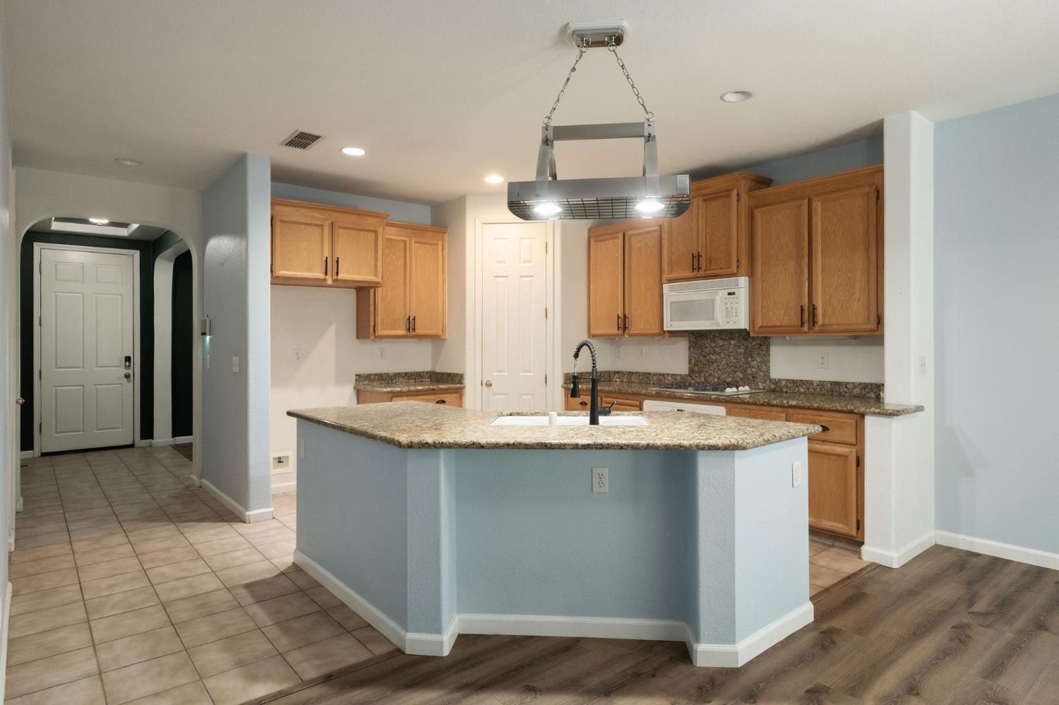 1068 San Ramon Avenue Madera, CA 93637 - Photo 8 of 26 Gallery Image 8
