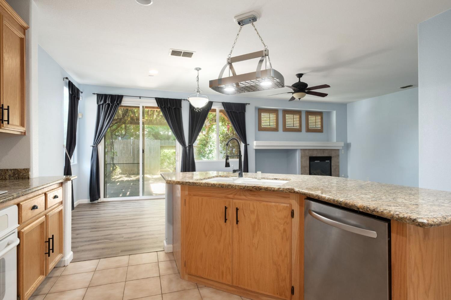 1068 San Ramon Avenue Madera, CA 93637 - Photo 10 of 26 Gallery Image 10