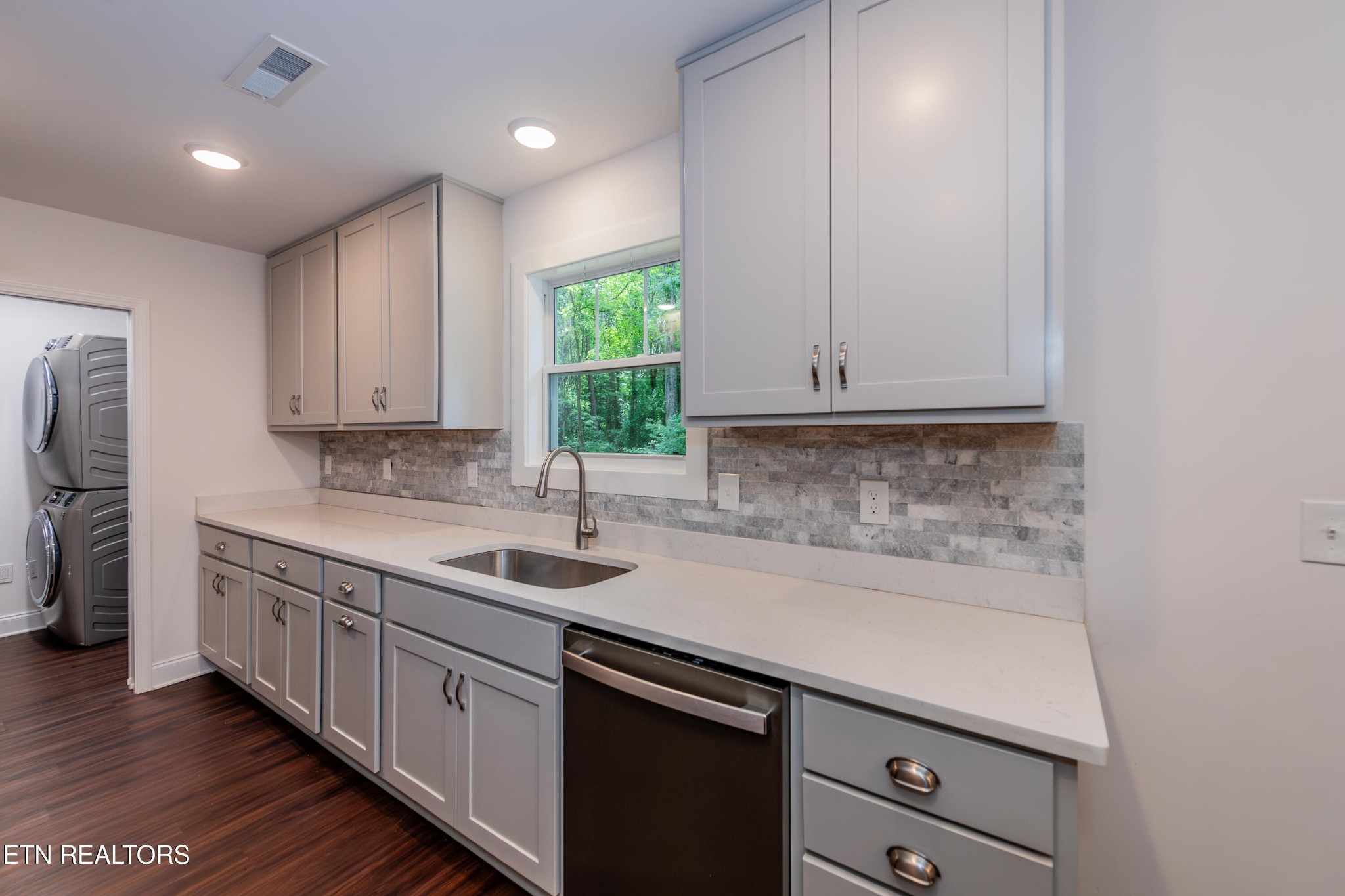 10426 Rather Road Knoxville, TN 37931 - Photo 8 of 29 Gallery Image 8