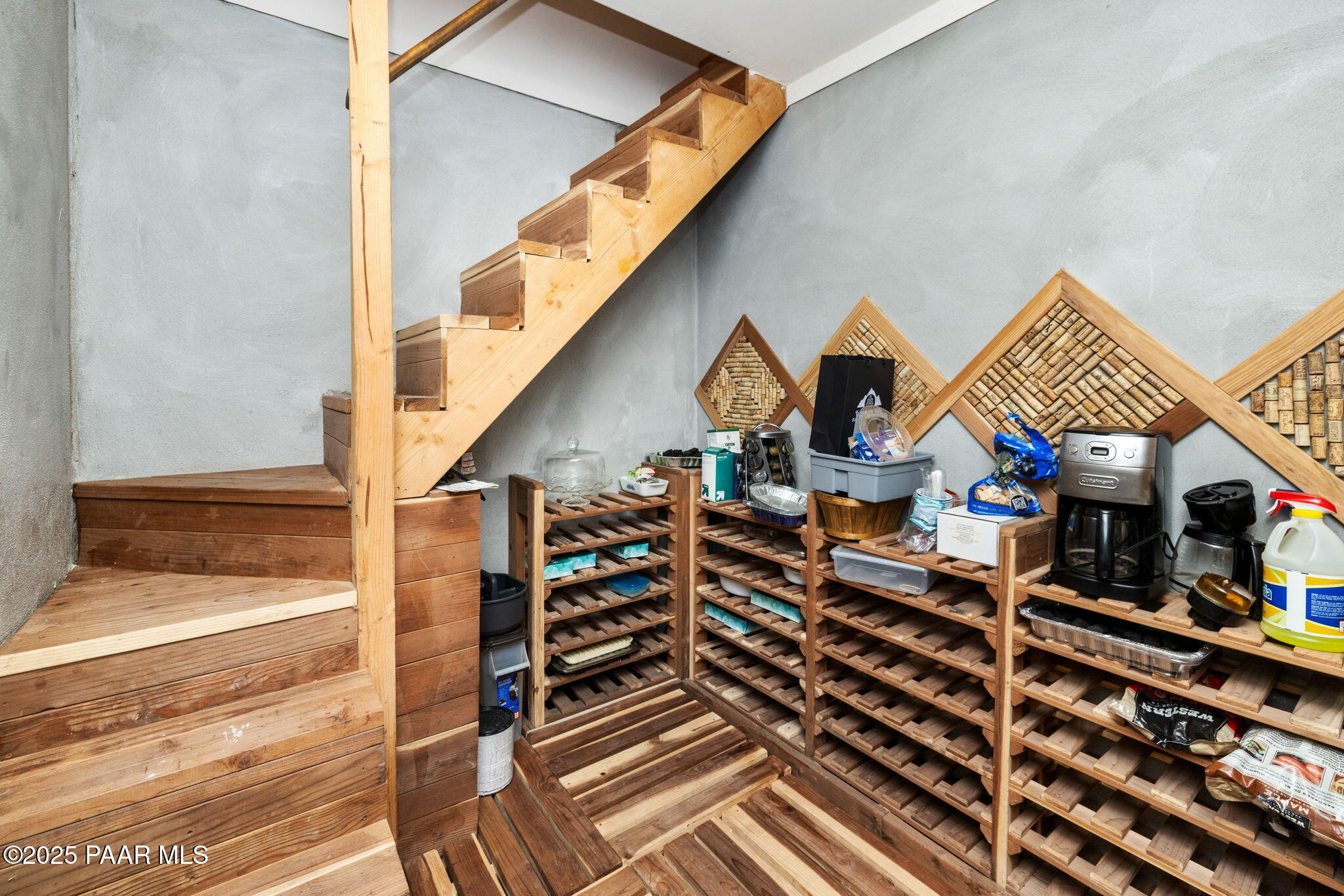 13175 North Bull Run Road Prescott, AZ 86305 - Photo 23 of 60 a view of entryway and hall
