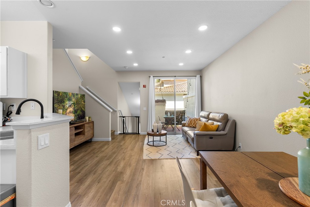 311 Falcon Creek Irvine, CA 92618 - Photo 5 of 40