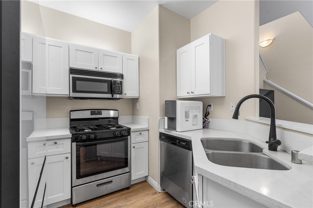 311 Falcon Creek Irvine, CA 92618 - Photo 10 of 40