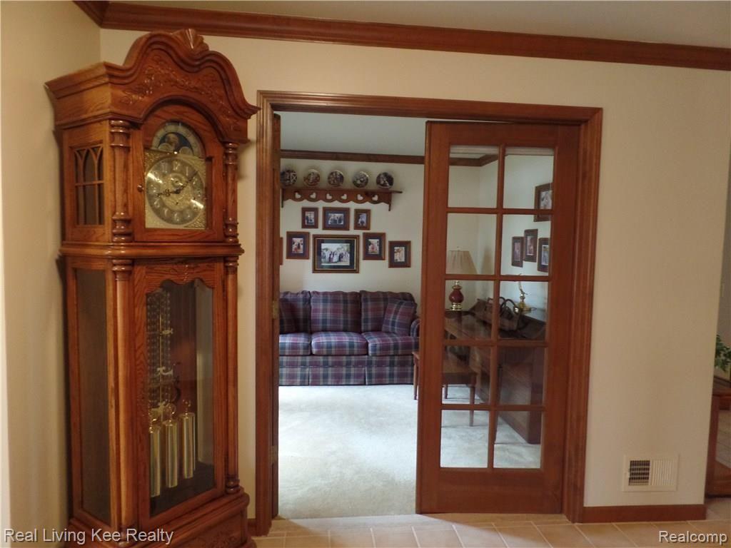 1810 Snowden Circle Rochester Hills, MI 48306 - Photo 12 of 46