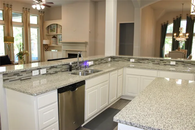 $649,999 | 3920 Pinecrest Peak Drive, Spring, TX 77386