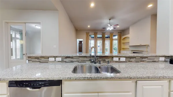 $619,900 | 3920 Pinecrest Peak Drive, Spring, TX 77386