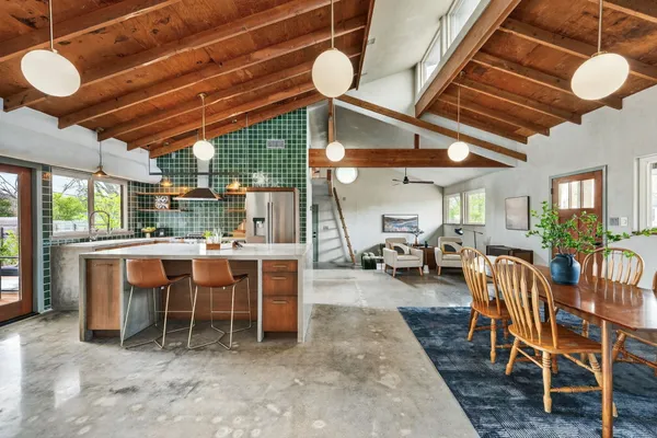 $1,099,900 | 905 Payne Avenue, Austin, TX 78752