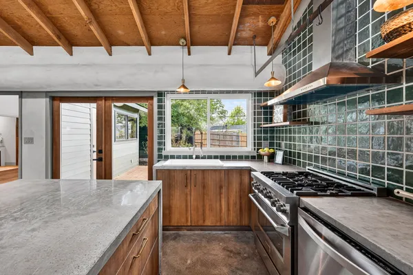 $1,099,900 | 905 Payne Avenue, Austin, TX 78752