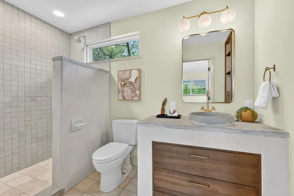 $1,099,900 | 905 Payne Avenue, Austin, TX 78752