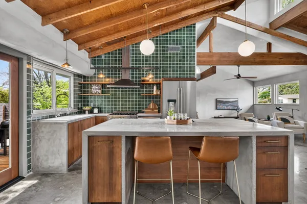 $1,099,900 | 905 Payne Avenue, Austin, TX 78752