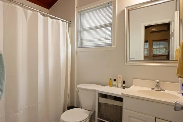 $1,099,900 | 905 Payne Avenue, Austin, TX 78752
