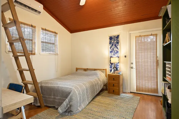 $1,099,900 | 905 Payne Avenue, Austin, TX 78752