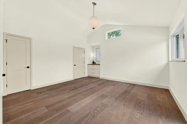 $1,099,900 | 905 Payne Avenue, Austin, TX 78752